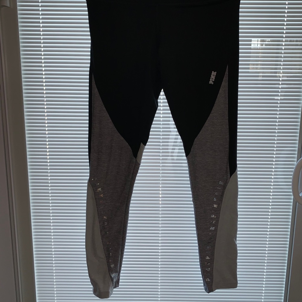 Pink yoga leggings